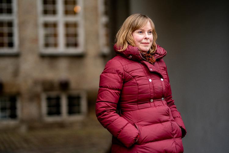 Joy Mogensen (S) synes Danmark fortsat skal være forrest, når det gælder beskyttelse af børn og unge i en digital verden. Og selv om danske tv-stationer allerede er gode, skal et lovkrav sikre de gode tendenser. Arkivfoto Stine Bidstrup