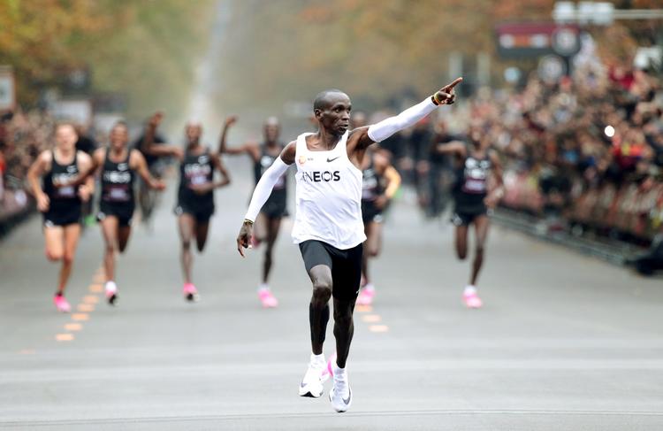  Eliud Kipchoge kom under to timer, men tiden kan ikke anerkendes som officiel verdensrekord, da den ikke er sat i åben konkurrence.  Foto: Lisi Niesner/Ritzau Scanpix