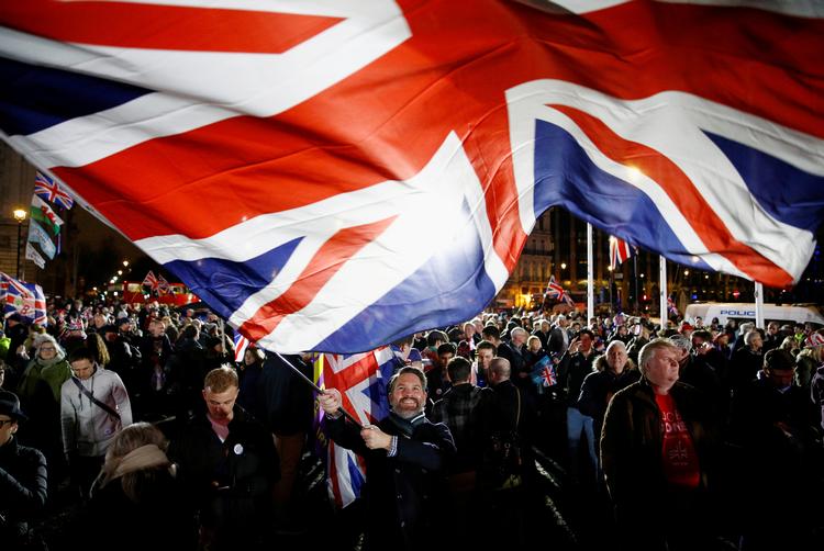 I hovedstaden London fejrer brexittilhængere den historiske dag. Foto: Henry Nicholls/Ritzau Scanpix