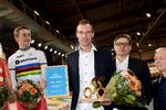 Rune Larsen og Jakob Fuglsang var så tætte, at træneren i 2017 modtog prisen som Årets Cykelrytter på vegne af Fuglsang, der ikke kunne være der.  Foto: Tariq Mikkel Khan/POLFOTO
