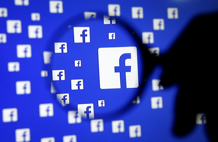 Facebook vil begrænse spredning af misinformation om coronavirus Foto: Dado Ruvic/Ritzau Scanpix