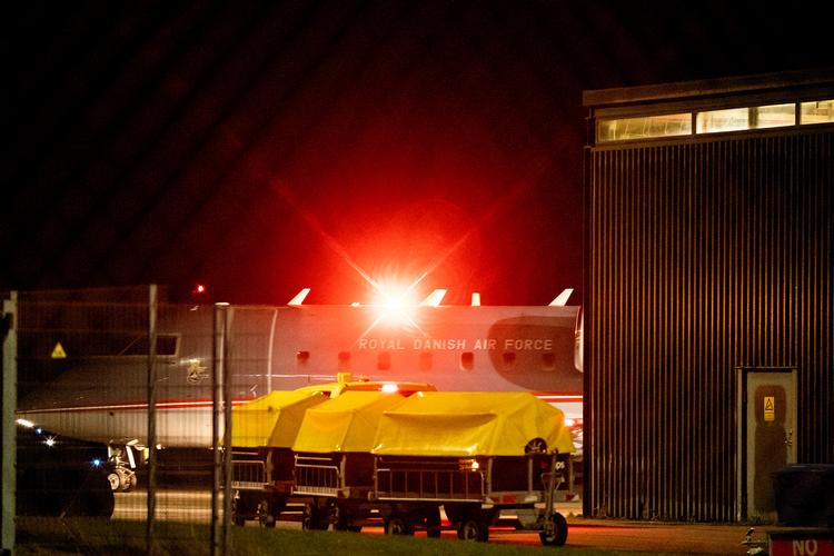 Flyet med de ti danskere landede i Roskilde Lufthavn natten til mandag.  Foto: Claus Bech/Ritzau Scanpix