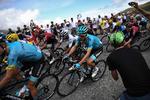 Jakob Fuglsang kørte adskillige store sejre i hus i Astana-trøjen i 2019 og kilder i cykelsportsmiljøet taler nu åbent om, at der har været rygterne om et samarbejde mellem danskeren og den kontroversielle og livstidsudelukkede læge Michele Ferrari. 

 Foto: Jeff Pachoud/Ritzau Scanpix