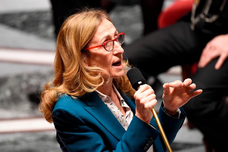 
   Justitsminister Nicole Belloubet advarede mod blasfemi. Men få timer efter beklagede hun sine udtalelser, som ifølge hendes kritikere var en kapitulation overfor radikale muslimer og religiøs fanatisme.
   Foto: Bertrand Guay/Ritzau Scanpix