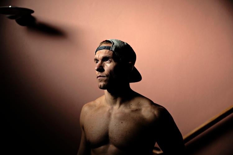 Tarzan, her spillet af musicalperformer Kim Ace Nielsen, gik for stort set udsolgte huse på Fredericia Teater. Da Tarzan kom til København, kneb det, og nu må teatret fyre 18 medarbejdere. Foto: Martin Lehmann/Ritzau Scanpix