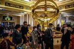 Venetian Casino i Macau 22. januar. Nu lukker alle kasinoer i to uger i byen.  Foto: Anthony Wallace/Ritzau Scanpix