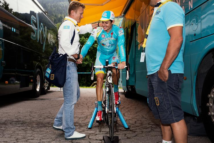 Samarbejdet med Alexander Vinokourov stempler på ingen måde Jakob Fuglsang, men danskeren må leve med, at doping har 'brændemærket sporten'. Foto: Gregers Tycho/POLFOTO