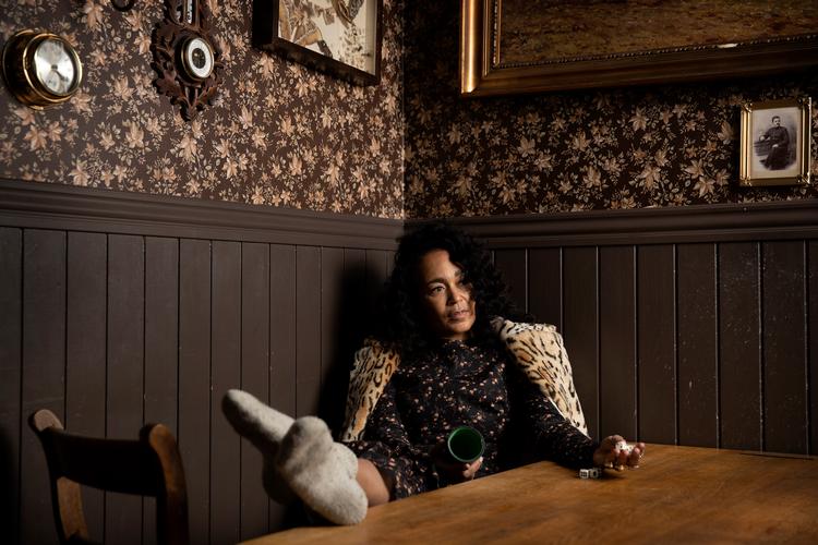 Caroline Henderson vidste godt, hvad hun gik ind til, da hun sagde ja til Ray Dee Ohh - »en slags Danmarks Spice Girls med det sukkersøde image«. Og den lette pop passede hende fint, for bag kulisserne gennemlevede hun en af de hårdeste perioder i sit liv. Foto: Peter Hove Olesen/POLFOTO