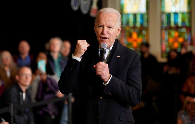 Joe Biden angriber ung studerende verbalt efter relevant spørgsmål. Det var ment som et jokende citat fra en westernfilm. Et citat, der slet ikke eksisterer. Foto: Rick Wilking/Ritzau Scanpix