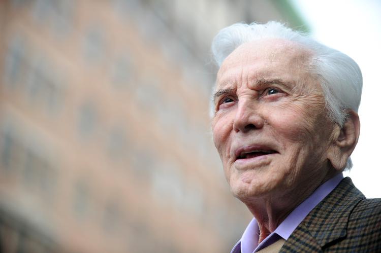 Skuespiller Kirk Douglas er død i en alder af 103 år, oplyser sønnen, skuespiller Michael Douglas.  Foto: Gabriel Bouys/Ritzau Scanpix