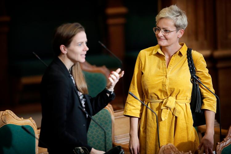 Folketingets åbningsdebat. Venstres Ellen Trane Nørby og Børne- og undervisningsminister Pernille Rosenkrantz-Theil (S) er enige om at der skal ændringer af de nationale test.  Foto: Jens Dresling/POLFOTO
