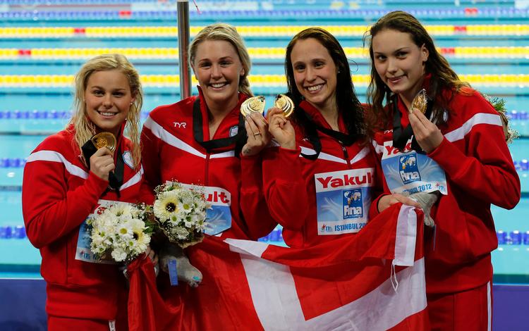 Den danske  holdkap jubler over EM-guldet i Istanbul i 2012.  Atleterne på billedet – Mie Østergaard Nielsen, Rikke Møller Pedersen, Jeanette Ottesen og Pernille Blume – er blandt det atleter, der trænede under tidligere landstræner Paulus Wildeboer.  Foto: Murad Sezer/Ritzau Scanpix