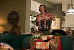 Der er noget ved den naivistiske iscenesættelse af Jim Carrey og hele komediedramaet omkring ham, og som han selv antænder, som man enten elsker eller hader. Foto: HBO Nordic