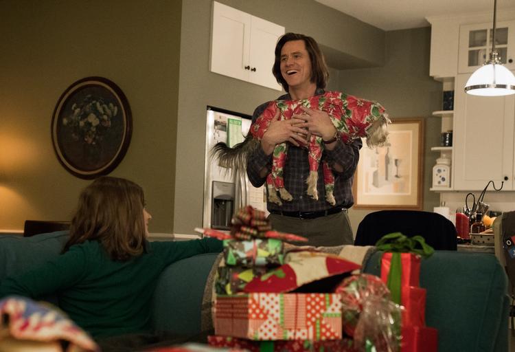 Der er noget ved den naivistiske iscenesættelse af Jim Carrey og hele komediedramaet omkring ham, og som han selv antænder, som man enten elsker eller hader. Foto: HBO Nordic