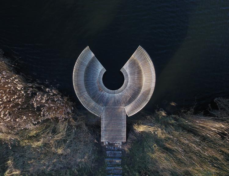 Den nye udkigsplatform er bygget af egetræslister, hvis konstruktion giver et næsten gennemsigtigt udtryk. Foto: CopenhagenAerials