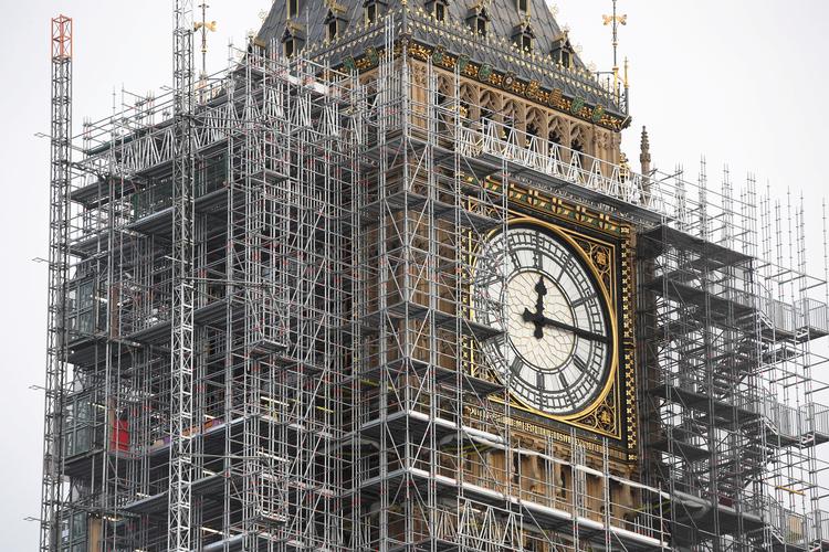 Elizabethtårnet, der huser Big Ben er i gang med at gennemgå en større renovering. Arkivfoto.  Foto: Toby Melville/Ritzau Scanpix
