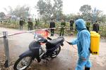 Der er checkpoints flere steder i Vietnam. Her er det det i Son Loi.  Foto: Nhac Nguyen/Ritzau Scanpix