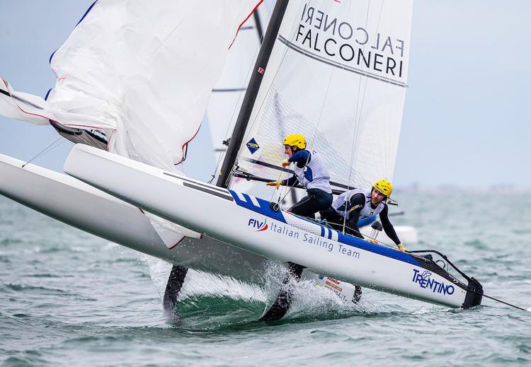 En af de italienske nacra 17-både under VM ud for Geelong i Australien. Foto: Sailing Energy