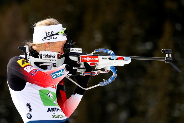 Norges Tiril Eckhoff var torsdag lidt i problemer ved VM, men så fandt hun en fejlfri skydning frem, der banede vej for en ventet norsk succes.  Foto: Leonhard Foeger/Ritzau Scanpix