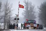Demonstranter blokerer for jernbanen i Ontario, Canada.  Foto: Chris Helgren/Ritzau Scanpix