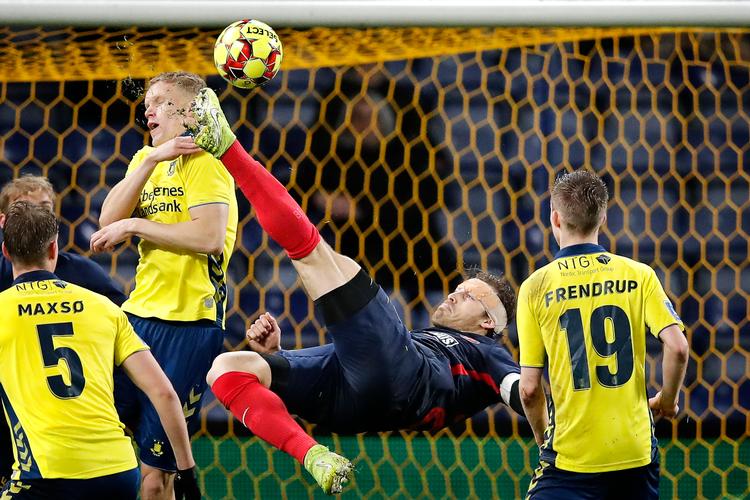  FCM-anfører Erik Sviatchenko var på toppen hos FCM's førerhold i efteråret. Her brillerer han mod Brøndby, da midtjyderne vandt 2-1 i december.    Foto: Jens Dresling/POLFOTO