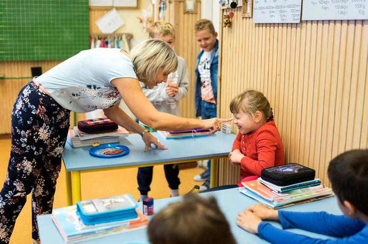 Ungarns regering har ifølge Human Rights Watch angrebet den akademiske frihed, kraftigt reduceret udbuddet af uafhængige medier og svækket landets demokratiske institutioner og retssikkerhed . Den er anklaget af EU-Kommissionen for lovligt at forbyde NGO'ers hjælp til asylansøgere. Regeringspartiet blev i marts suspenderet af den konservative gruppe i EU-Parlamentet. Foto: Attila Balazs/Ritzau Scanpix