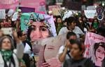Kvinder i Mexico City fotograferet i går under demonstrationen mod drabet på 25-årige Ingrid Escamilla. Foto: Pedro Pardo/Ritzau Scanpix