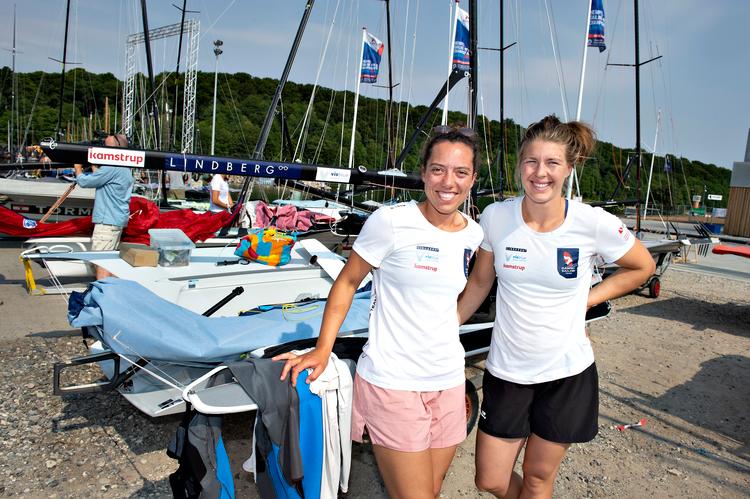 Ida Marie Baad (tv.) og Marie Thusgaard fra 49erFX-klassen klarede igen OL-kravet, men duoen var under hårdt pres denne gang.
  Foto: Henning Bagger/Ritzau Scanpix