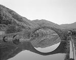 Ebbe Stub Wittrup nærer en dyb fascination af en række broer fra middelalderen, som ifølge gammel overtro har djævelen som brobygger. Her er det 'Devils Bridge 2, Ponto del Diavolo, Borgo en Mozzano'. Foto: Ebbe Stub Wittrup, 'Devil’s Bridge #2, Ponto del Diavolo, Borgo en Mozzano', (2009-2010). Courtesy: Kunstneren og Martin Asbæk Gallery 