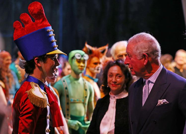 Prince Charles på besøg i Royal Opera House i London. Den verdenskendte opera skal nu sammen med en række andre britiske kulturinstitutioner øge mangfoldigheden blandt sine ansatte.
 Foto: Pool/Ritzau Scanpix