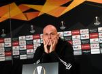 Ståle Solbakken skal få en kabale med mange usikre kort til at gå op mod Celtic. Foto: Lars Poulsen