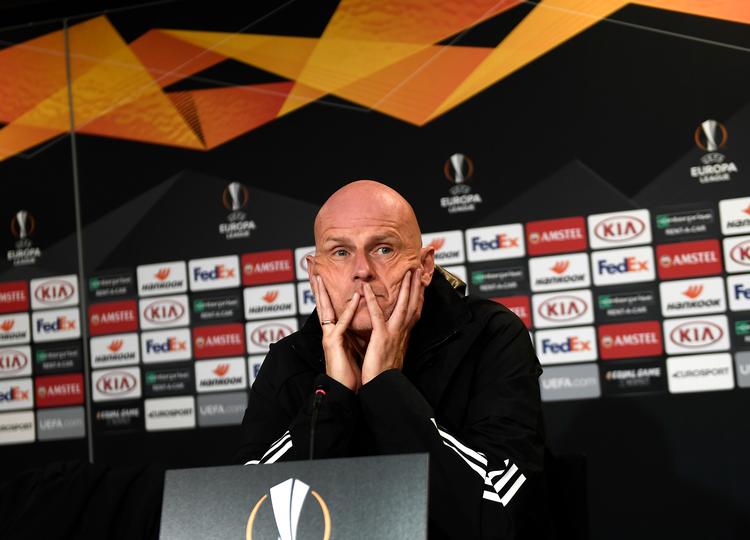 Ståle Solbakken skal få en kabale med mange usikre kort til at gå op mod Celtic. Foto: Lars Poulsen