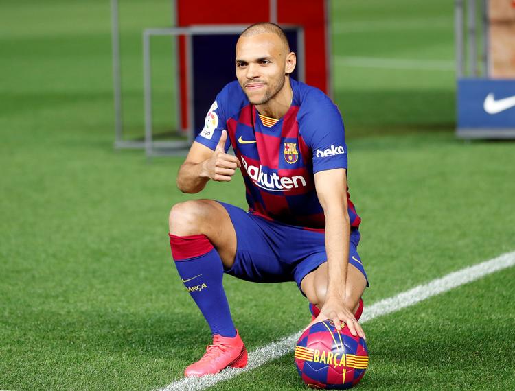  Martin Braithwaite blev præsenteret på Camp Nou i sin nye klubs dragt. Danskeren får nr. 19. Foto: Nacho Doce/Ritzau Scanpix