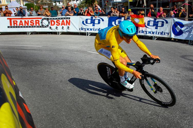 Efter etapeplaceringerne 1, 6, 1, 2 og 2 sluttede Astana-rytteren på ny øverst i klassementet i Andalusien.  Foto: Alvaro Cabrera/Ritzau Scanpix