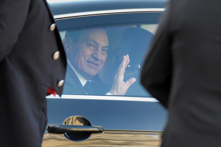 Hosni Mubarak - da han stadig var Egyptens præsident og blev modtaget på officielt besøg i Frankrig. Foto: Miguel Medina/Ritzau Scanpix