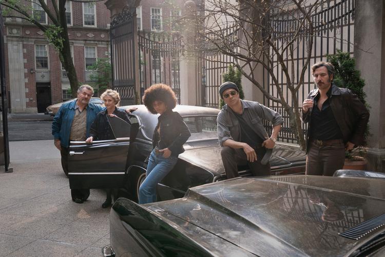 hunters-THNT_S1_UNIT_102_0214_2_FNL_rgb