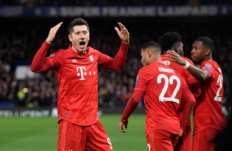 Bayern-angriberen Robert Lewandowski er en af de bedst betalte i tysk fodbold.   Foto: Toby Melville/Ritzau Scanpix
