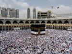 Hvert år samles millioner af mennesker i Mekka. Det giver høj risiko for spredning af virusser. Foto: Amr Nabil/AP