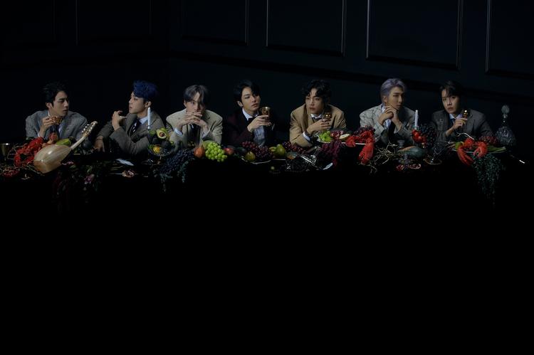 I Sydkorea taler man ikke om musikere, men om idoler, og de syv medlemmer af BTS blev sat sammen af selskabet BigHit for ti år siden som en del af k-pop-industrien. PR-foto BigHit