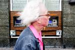 Danskerne i høj hast er på vej væk fra kontant betaling i butikker og servicebranchen (arkivfoto). Foto: Lasse Kofod/POLFOTO