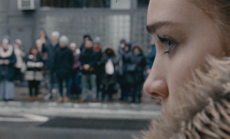 ’Never Rarely Sometimes Always’ bør være tvangspensum for alle, der står med strittende hormoner og lyster på kanten af voksenlivets flirt, forførelser og sex. Foto: Focus Features