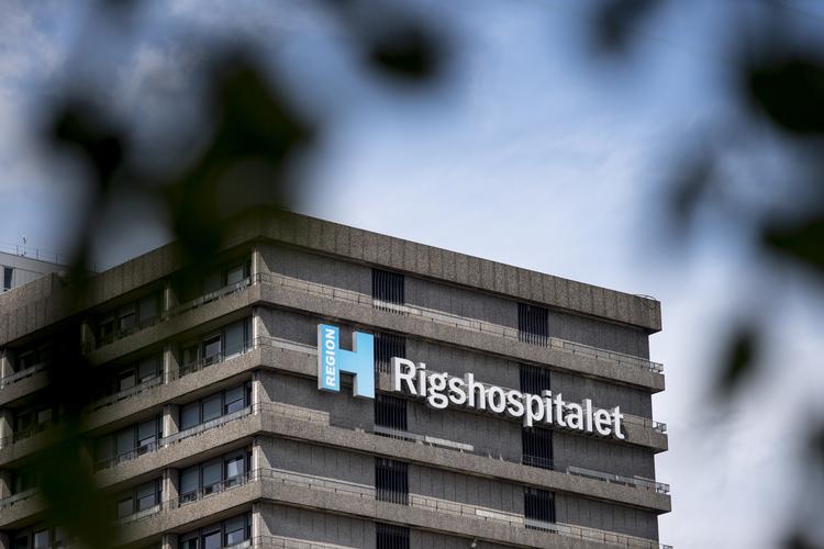  Vedkommende henvendte sig til egen læge 27. februar - ni dage efter de første symptomer - og blev herefter henvist til Rigshospitalet, hvor en halspodning altså har bekræftet, at personen er smittet. Foto: Mads Claus Rasmussen/Ritzau Scanpix