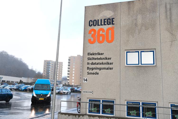 En medarbejder fra College360 i Silkeborg blev fredag ved middagstid sat i karantæne med sin familie, mens myndighederne undersøgte, om et familiemedlem til medarbejderen var smittet i forbindelse med en rejse til Italien. Undersøgelser viser, at der ikke var tale om coronavirus. Foto: Ernst van Norde/Ritzau Scanpix