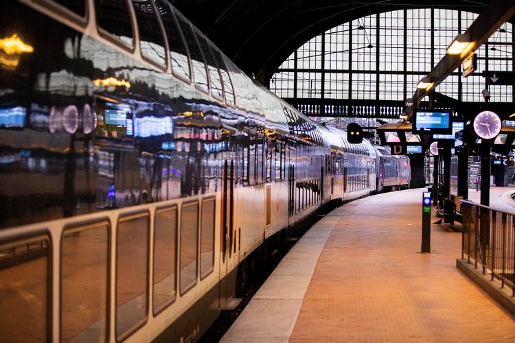 En række større danske virksomheder, herunder DSB, har indført særlige regler for ansatte som følge af coronaepidemien, især i forbindelse med rejser til udlandet. Foto: Finn Frandsen/POLFOTO