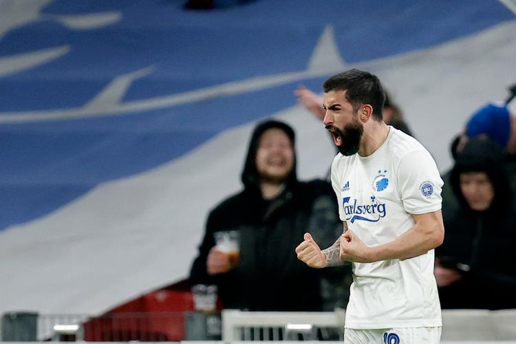 Med to mål var Michael Santos en væsentlig årsag til, at FCK vandt sin første superligakamp i forårssæsonen, da det blev til 3-2 over AaB i Parken. Foto: Jens Dresling/POLFOTO