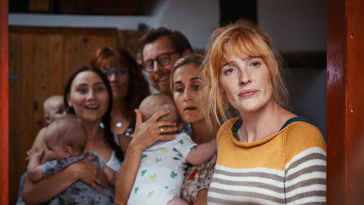 Film som 'Mødregruppen' fra 2019 med et kvindeligt cast og instruktør er en sjældenhed blandt danske spillefilm.  Foto: Henrik Ohsten/Nordisk Film