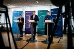 På pressemøde efter pressemøde stiller myndighedernes repræsentanter sig frem og fortæller nyt om den ny coronavirus i Danmark.  Dækningen er massiv, og det mærker de fleste børn. Foto: Jens Hartmann Schmidt/POLFOTO