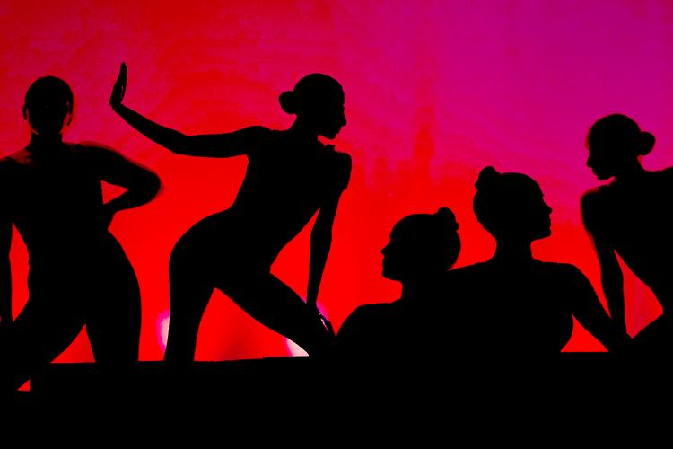 Kollage. Originalfoto Samantha Weisburg/Unsplash