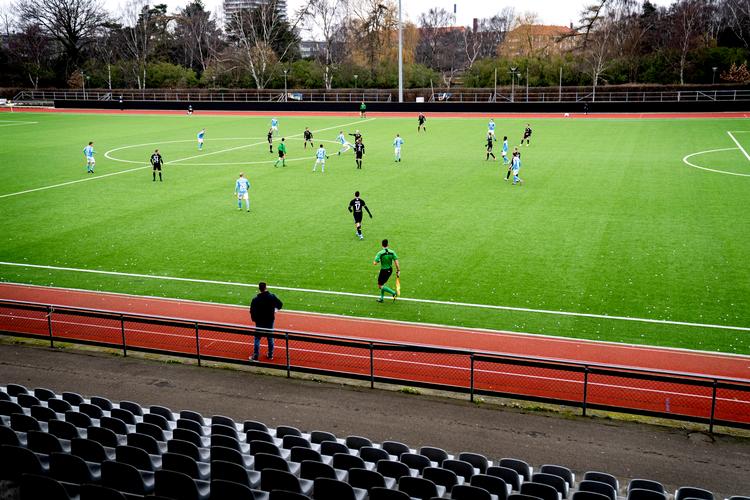 På en dag hvor forårsfornemmelser og fodboldstemning var en by i Rusland, sejrede Roskilde 1-0 over Kolding. Foto: Ida Guldbæk Arentsen/Ritzau Scanpix