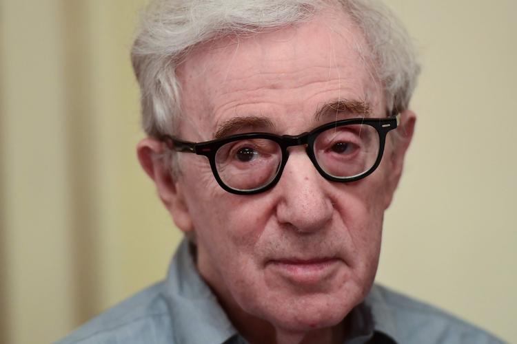 84-årige Woody Allen skulle efter planen udgive sin erindringsbog i april. Men efter et intenst forløb med store protester denne uge er planen nu droppet. Foto: Miguel Medina/Ritzau Scanpix